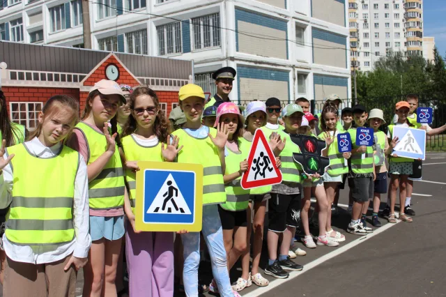 Госавтоинспекторы Люберец напомнили школьникам о соблюдении правил дорожного движения