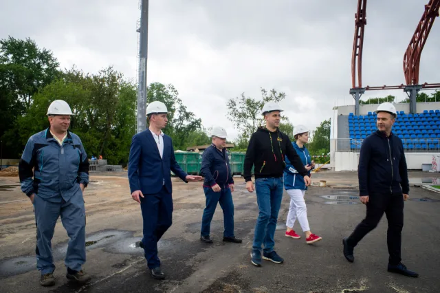 В Люберцах единороссы проверили реконструкцию стадиона «Торпедо»