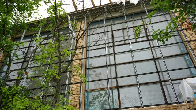 В спортшколе «Орбита» городского округа Люберцы начали замену оконных блоков