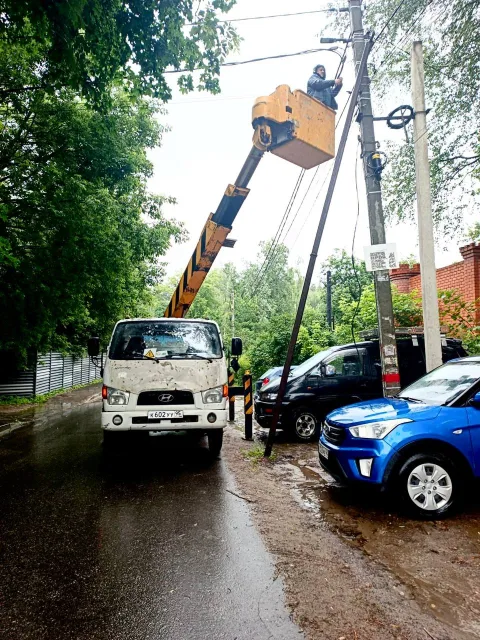 В поселках Люберец ведутся работы по обслуживанию уличного освещения