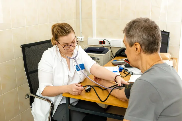 Жителям Люберец объяснили, как распознать и предотвратить инсульт в жаркую погоду