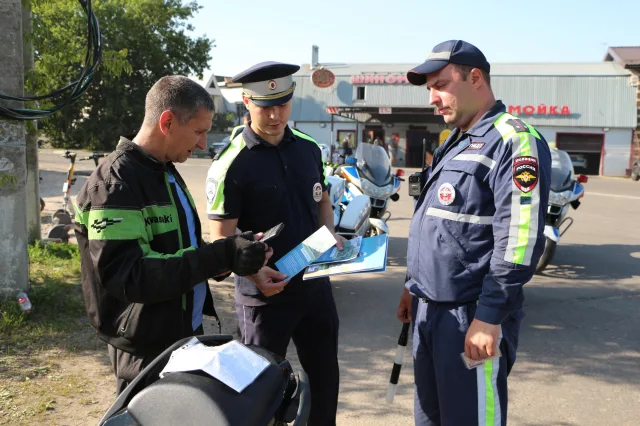 Сотрудники ГАИ Люберец напомнили подросткам о безопасности на дорогах