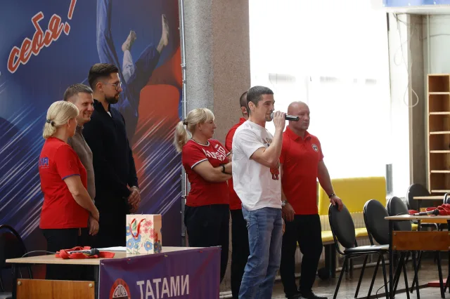 Участник шоу «Титаны» Дмитрий Клецков посетил турнир «Юный богатырь» в Дзержинском Люберец