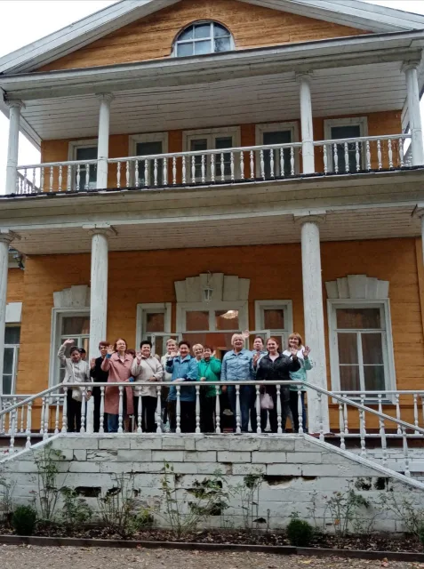 Долголеты Люберец посетили усадьбу Фряново