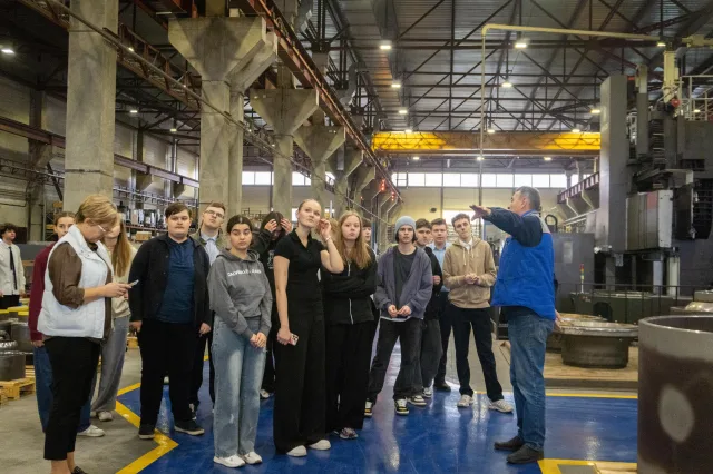 Школьники из Дзержинского побывали на экскурсии на заводе по производству трубопроводной арматуры