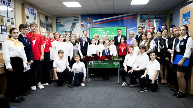 «Парту Героя» в память о погибшем на СВО военнослужащем открыли в лицее Дзержинского