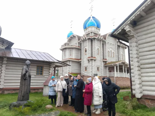 Участники проекта «Активное долголетие» побывали на экскурсии в Михайло-Архангельском храмовом комплексе