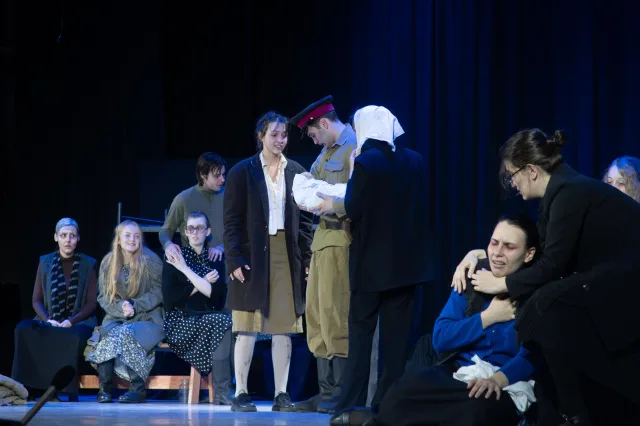 «Единая Россия» усиливает культурную повестку в Люберцах: проект «Театр в Городе Л» представил спектакль «Эшелон»