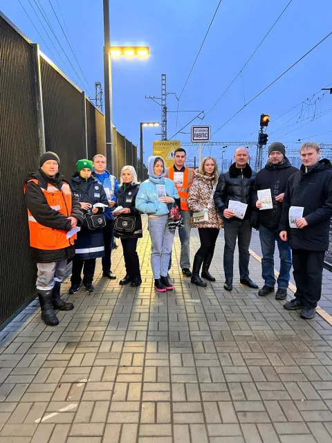 Порядка 30 профилактических бесед с пассажирами провели на железнодорожной станции в Люберцах