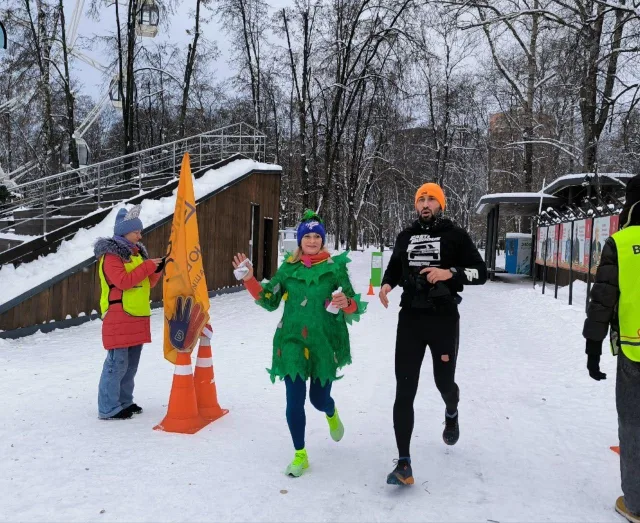 Первый в новом году легкоатлетический забег прошел в Наташинском парке Люберец