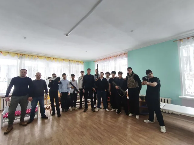 Ветераны СВО провели Урок мужества для школьников Люберец