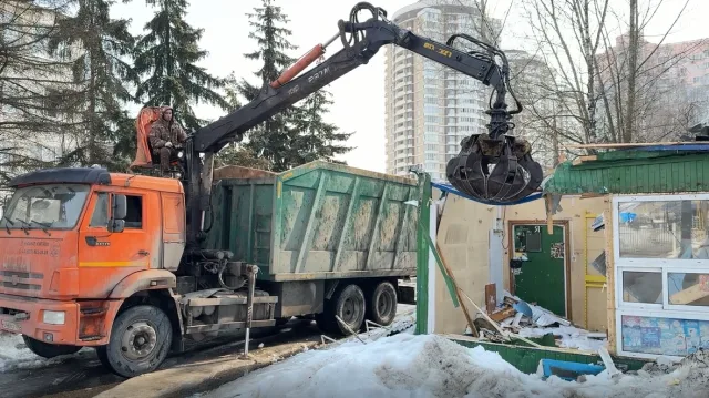 Более 30 объектов незаконной торговли снесли в Люберцах с начала года