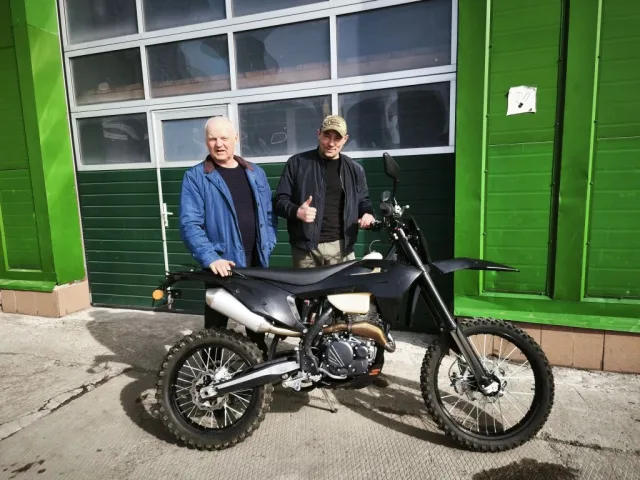 Кроссовый мотоцикл передали ветеранам СВО Люберец